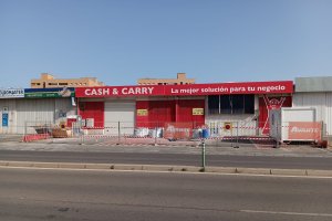 Ya en marcha las obras en la nave donde abrirá Burger King su próximo establecimiento.