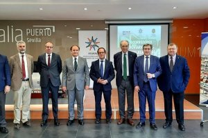 Participantes en la jornada sobre corredores ferroviarios.