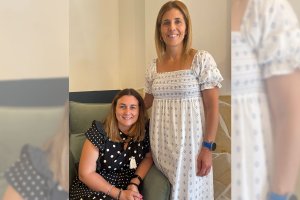 Beatriz (de pie) y Ana, dos de las fundadoras de Protegidas.