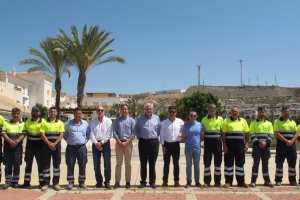 Foto de familia junto a los trabajadores encargados de planificar y ejecutar las obras.