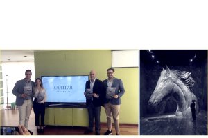 Francisco Martínez Cruz, Thea Selvaggi, Diego Martínez Cano y Diego Martínez Cruz. A la derecha, la imponente silueta del caballo.
