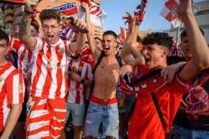La afición rojiblanca antes del partido frente al Alcorcón.
