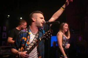 Rafa Tornado y su banda durante un concierto.