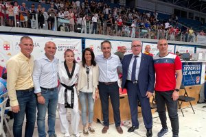 Las autoridades en la fiesta del Palacio Mediterráneo.