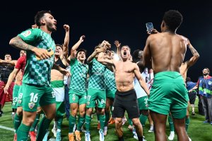 Los jugadores rojiblancos celebran el ascenso. FOTO DE JUAN SÁNCHEZ.