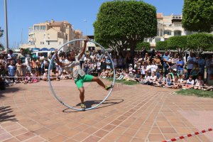 Actuación de \'Tropical Summer\' en Almerimar.