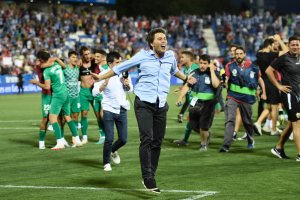 Rubi celebrando el ascenso el pasado domingo en el césped de Butarque.