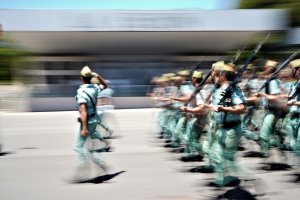 Desfile de unidades ante la tribuna real
