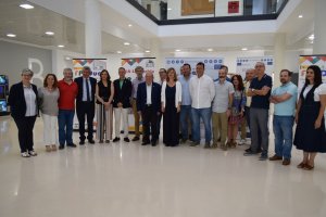 La ministra de Educación, Pilar Alegría, durante su visita a Vícar.