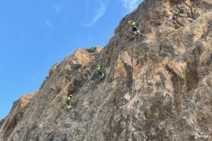 Operarios trabajando en El Cañarete