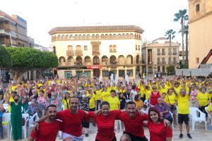 Los mayores de Huércal-Overa despiden el curso practicando deporte.