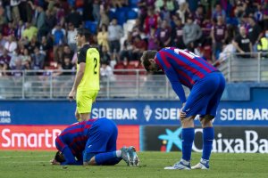 Decepción en el Eibar después de perder en semifinales del Play Off frente al Girona.