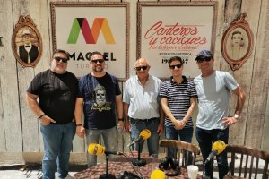 Presentadores e invitados ayer durante el Hoy por Hoy Almería.