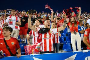 La afición del Almería pagó 35 euros por ver el partido del ascenso en Leganés.