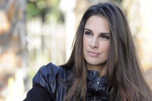 La artista Nuria Fergo llenará de arte el escenario de la \'Gala Ole Al Verano\'.