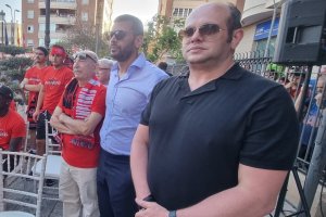 Luis Guillén siempre en un segundo plano pero viviendo cada momento del Almería.