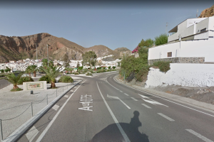 La carretera A-1075 a su paso por Alboloduy.