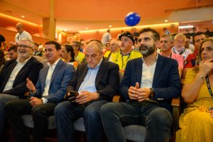 Javier Tebas con las autoridades en el Maestro Padilla este sábado.