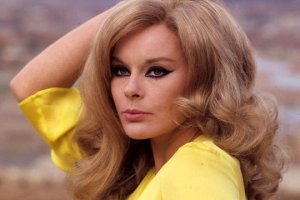 La actriz Elke Sommers.