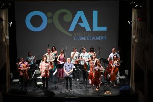 El escenario del Teatro Apolo se llenó de color con la OCAL.