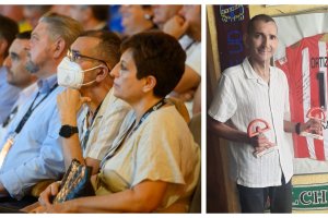 Juanjo López y su mujer Ana en el Maestro Padilla y en casa con el escudo.