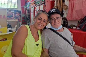 Mónica Ruiz y Pepe Galera en la sede de la Peña Milhojas.