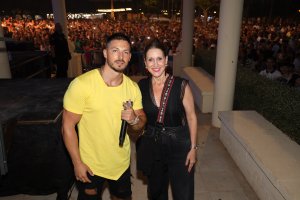 Nyno Vargas y la edil de Cultura de El Ejido, Julia Ibáñez.