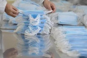 Sanidad recomienda el uso de mascarillas en interiores.