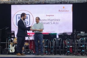 Entrega del premio Empresa a Javier Martínez Rosado.