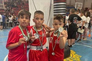 Los tres representantes almerienses que han viajado a Asturias.