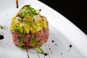 Tartar de salmón y aguacate.