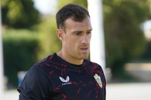 Fernando este martes con la nueva equipación de entrenamiento.