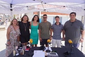 Fotografía de familia durante el programa.