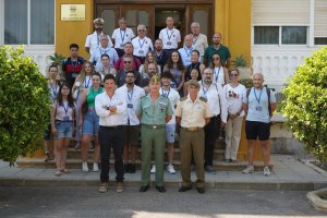 Foto de familia de alumnos y autoridades