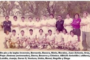 Invernón rodeado de grandes jugadores del Plus Ultra.