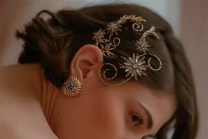 Imagen realizada por Fran Leonardo y María Teresa del tocado de Airun Tocados recogida por Hola Novias