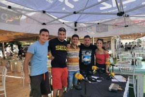 Invitados de excepción El periodista de referencia en motociclismo Mela Chércoles (segundo por la derecha) de diario AS y Cadena SER, intervino ay