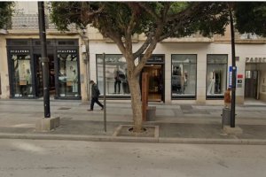 Imagen del Paseo de Almería a la altura de Massimo Dutti