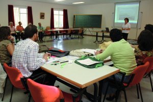 Alumnos realizan una actividad formativa del Ifapa.