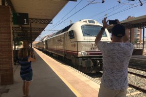 Imagen de archivo de un tren en la estación de Almería.