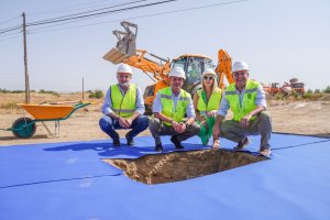 Colocación de la primera piedra del nuevo vial de acceso al Hospital La Inmaculada en Huércal-Overa.