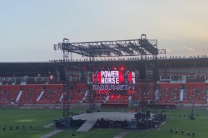 El escenario de la fiesta del estadio Power Horse.