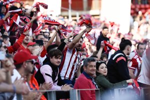 Aficionados del Almería en el Power Horse Stadium.