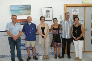 Alcalde y edil en el momento de la inauguración de las exposiciones.