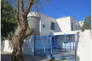 Fachada del Colegio La Paz en Las Norias de Daza.