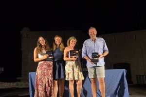 Presentación libro en la explanada del Castillo de Terreros.