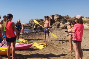 Salida en kayak para la recogida de residuos.