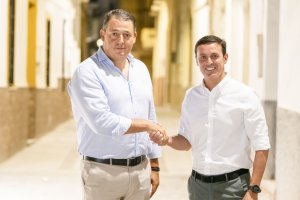 El alcalde de Tíjola, José Juan Martínez, junto al presidente de Diputación Javier A. García