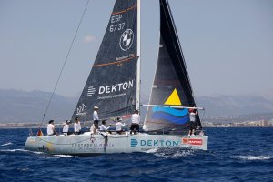 El barco almeriense ‘Peneque Pro’ cumple su primer objetivo en la 40 Copa del Rey Mapfre.