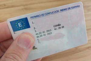 La media de multas a almerienses por circular sin carné es de 4.000 al año.